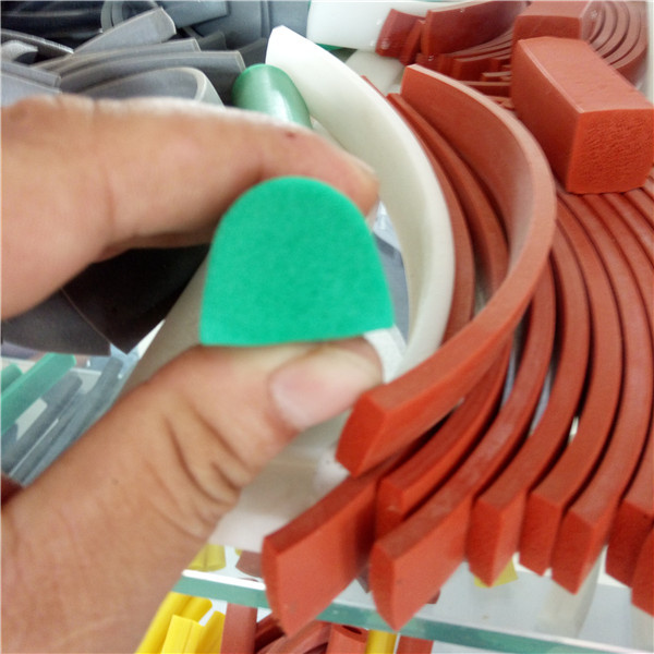 硅胶发泡密封条